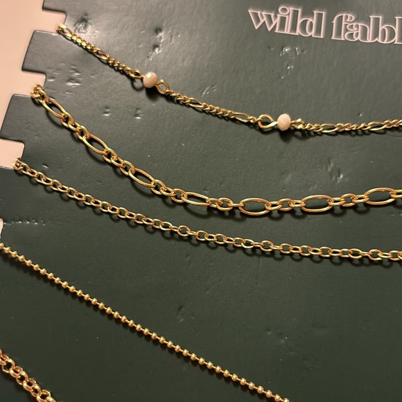 Wild Fable Set of 5 Layered Simple Dainty Gold Necklaces - Picture 4 of 6